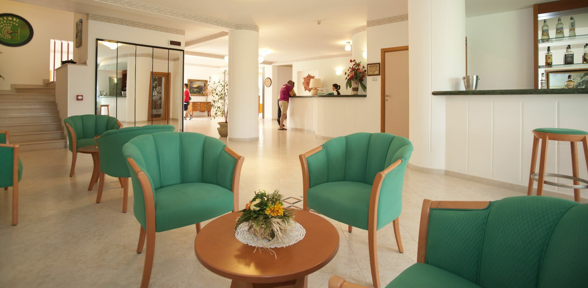 Oasiclub Hotel - Appartamenti Весте Екстериор снимка