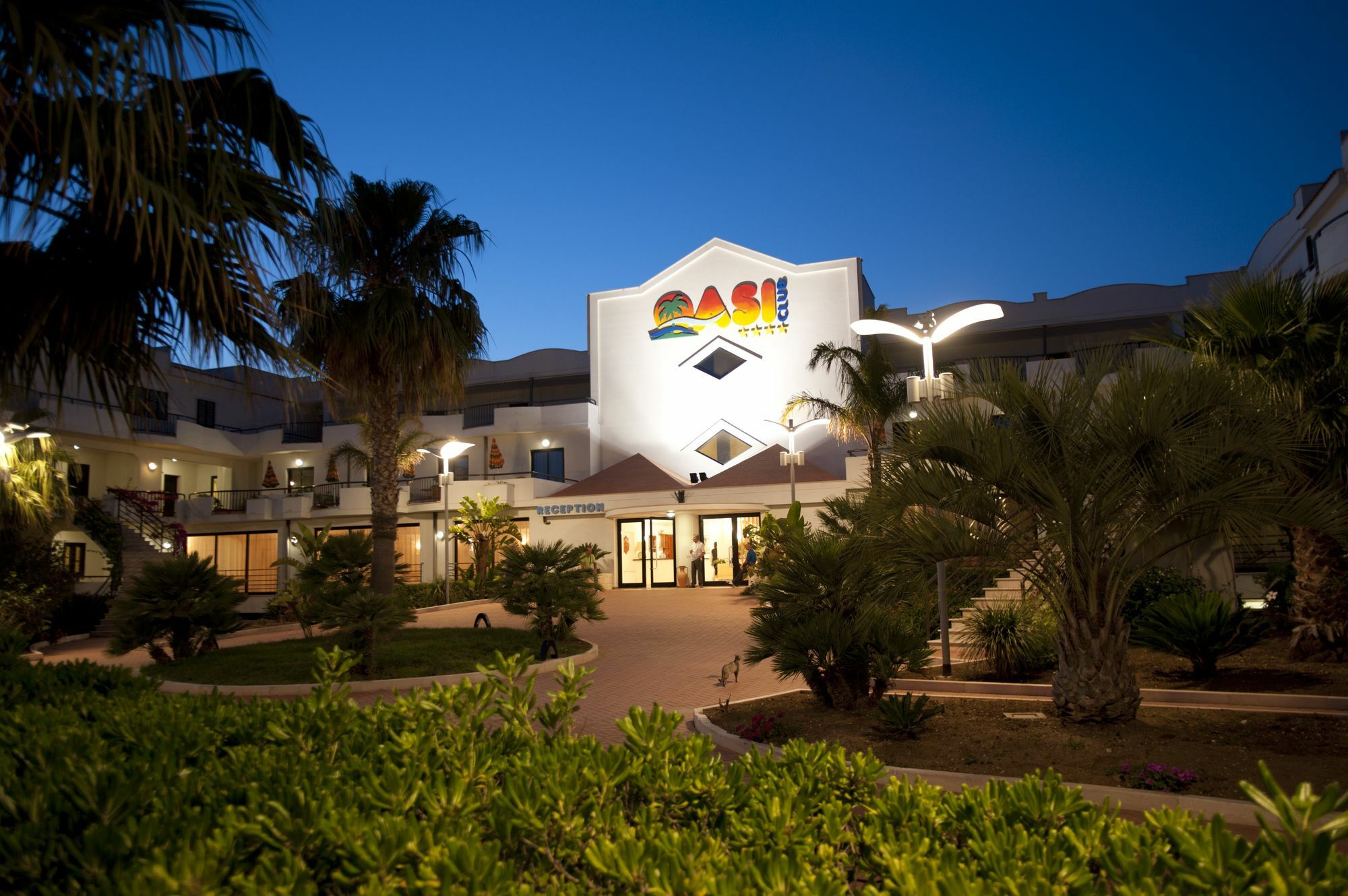 Oasiclub Hotel - Appartamenti Весте Екстериор снимка