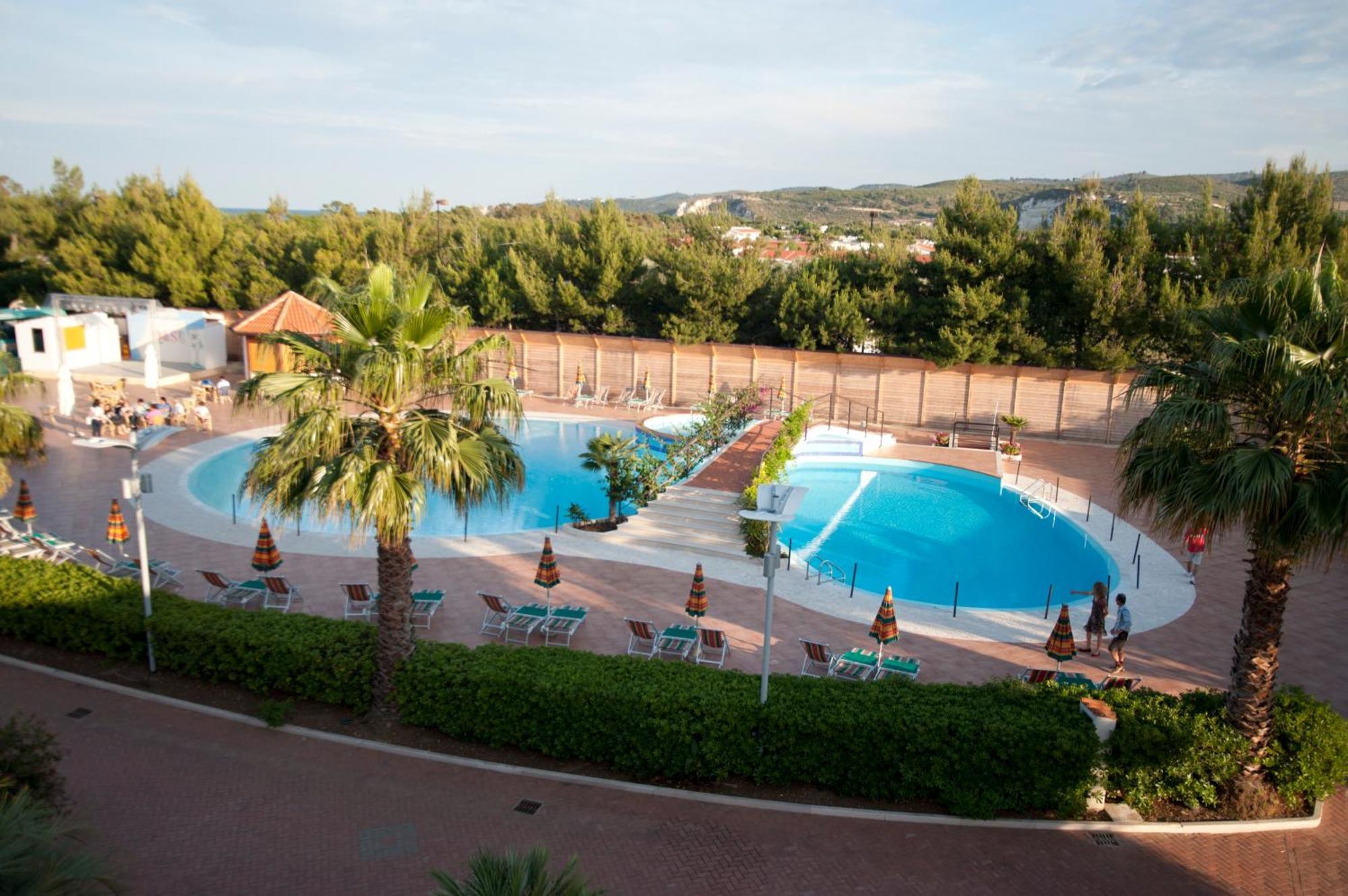 Oasiclub Hotel - Appartamenti Весте Екстериор снимка