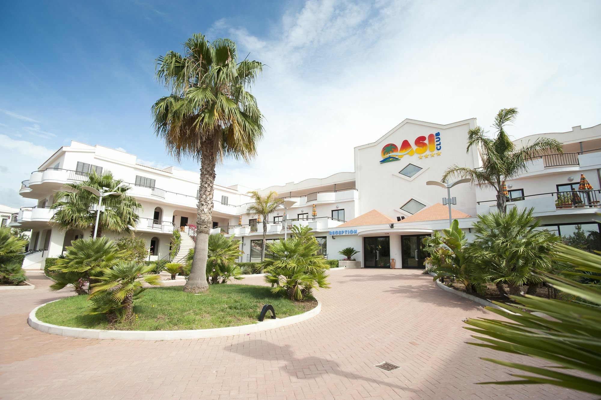 Oasiclub Hotel - Appartamenti Весте Екстериор снимка